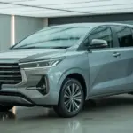 फैमिली के लिए परफेक्ट बनी Toyota Innova Hycross… 25kmpl हाइब्रिड माइलेज के साथ